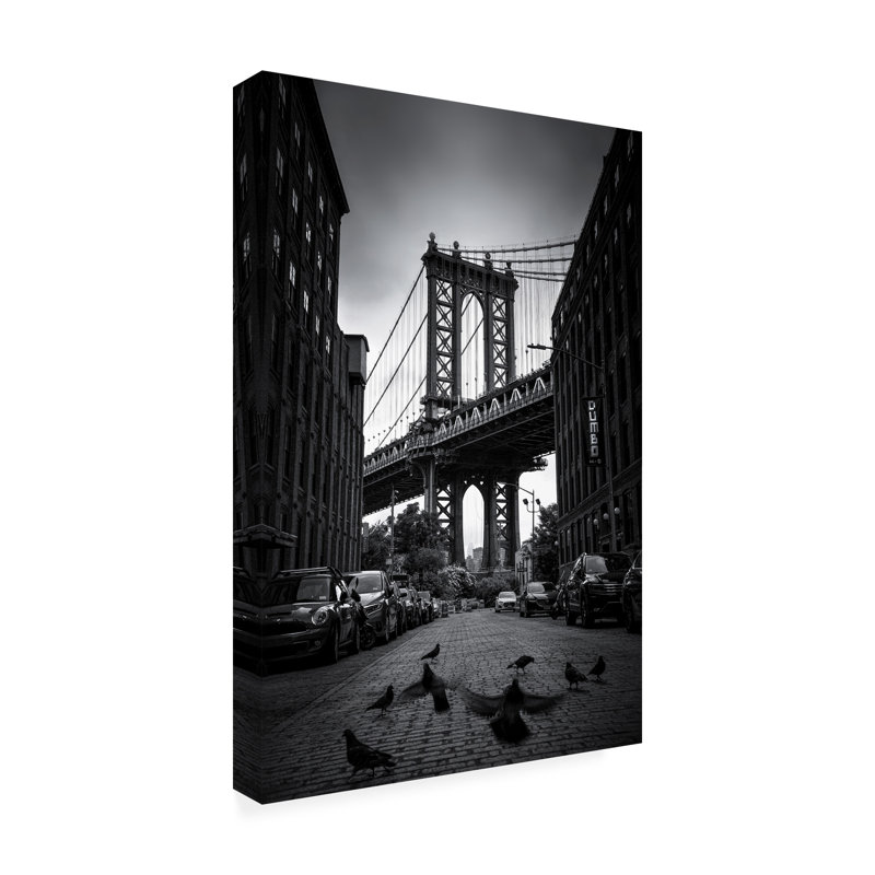 «Modern and Contemporary Dumbo - NYC On Canvas» par Catherine W, reproduction, H 24 po x l 16 po x P 2 po