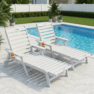 Chaise longue de patio réglable en PEHD à 6 positions avec roues et porte-gobelet pour fauteuil inclinable d'extérieur robuste pour piscine