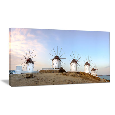 Traditional Traditional Windmills Panorama - Reproduction de photo sur toile tendue