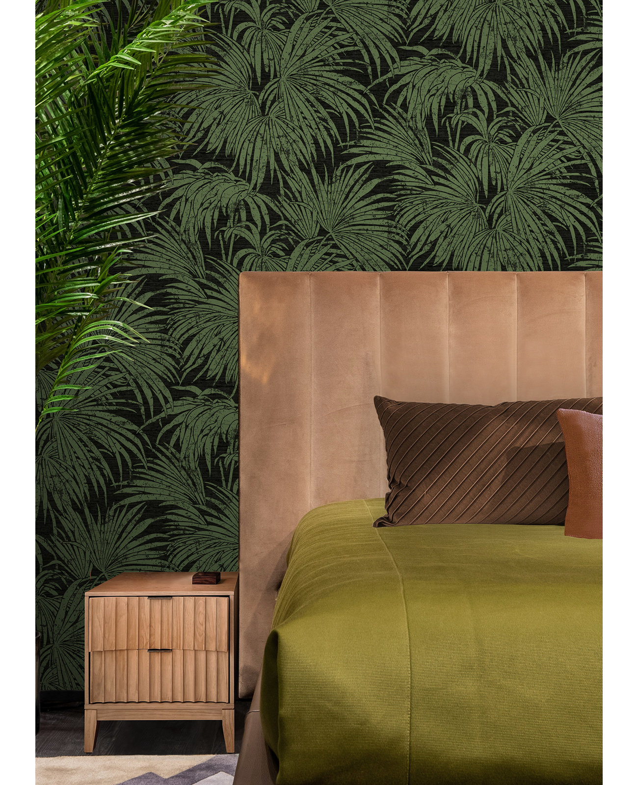 Palm Peel and Stick Wallpaper Roll, Black/Green