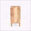 Table de chevet en bois naturel avec tiroir et tablette, parfaite pour le rangement et la décoration de la chambre à coucher, design durable et élégant.