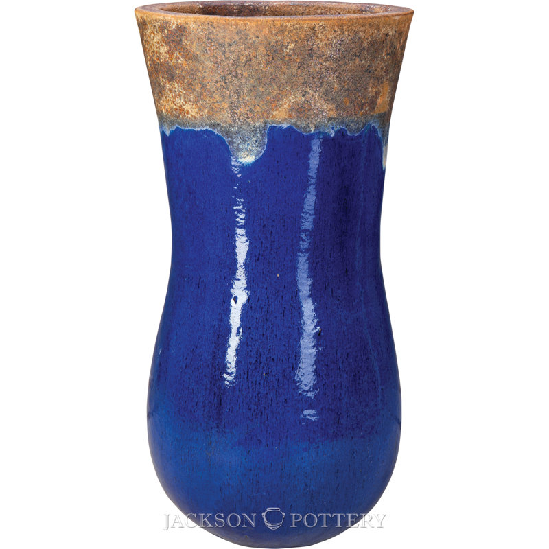 Pot à eau phénicien 19 po - Terre antique sur fond bleu