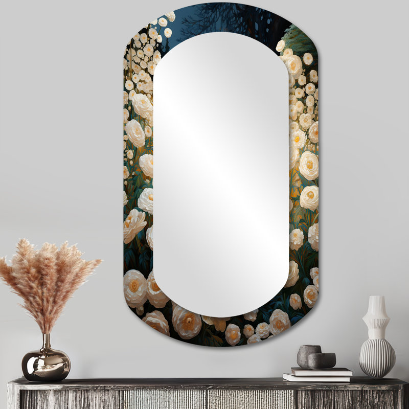 Miroir mural blanc traditionnel en fleurs aux formes asymétriques, 43 po x 23 po