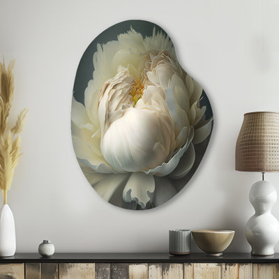 Pivoine blanche sur fond noir I - Art floral mural en forme de poire florale asymétrique