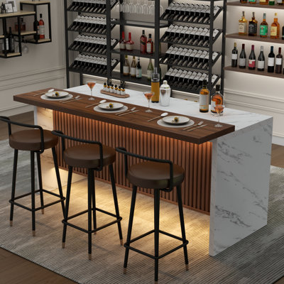 Grande table de bar imitation, table d'îlot avec lumières à DEL, mini bar autoportant à rayures en marbre mordern de 63 po avec grille, unité de bar pour la maison