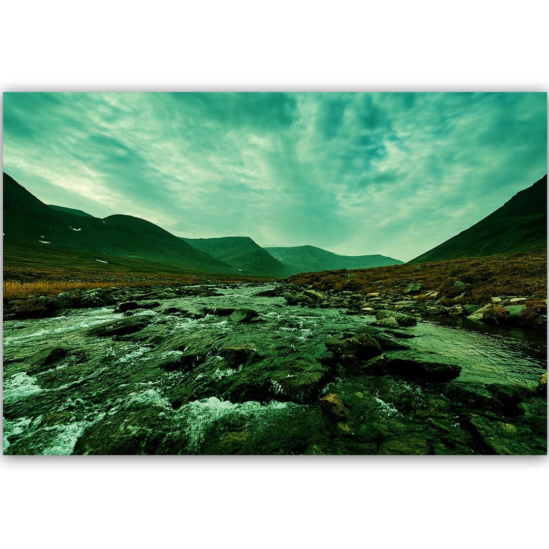 Leinwandbild Wilder Fluss im Grünen