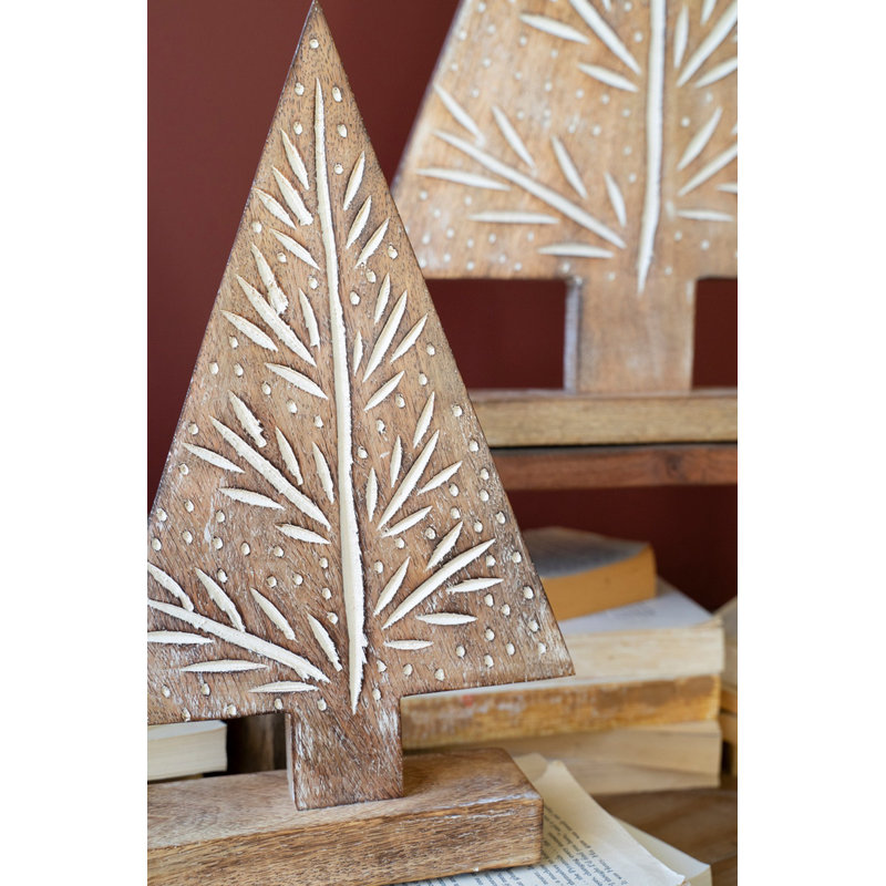  Ensemble de trois arbres de Noël sculptés en bois sur des supports - naturel avec détail doré