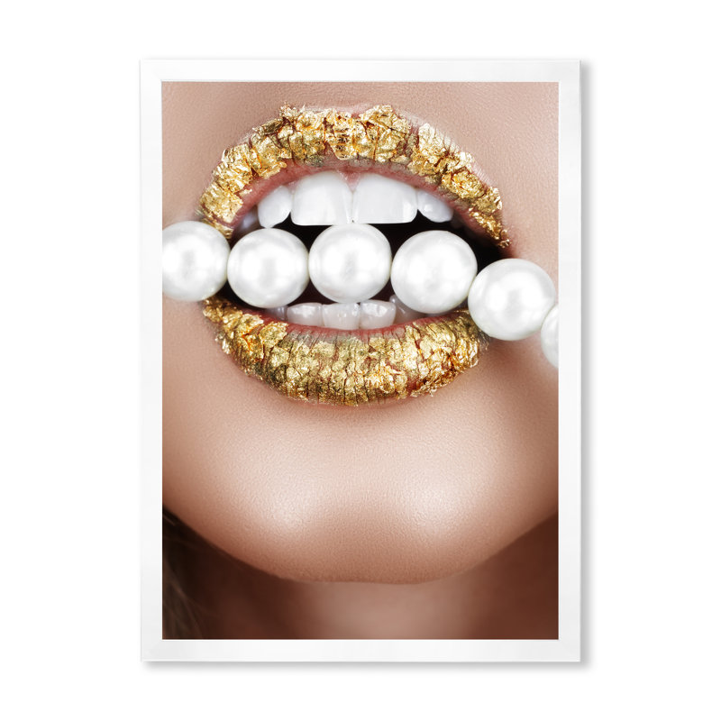 Bouche de feuille d'or avec perles - Photographie sur toile, H 40 po x l 30 po x 1,5 po, Toile blanche encadrée