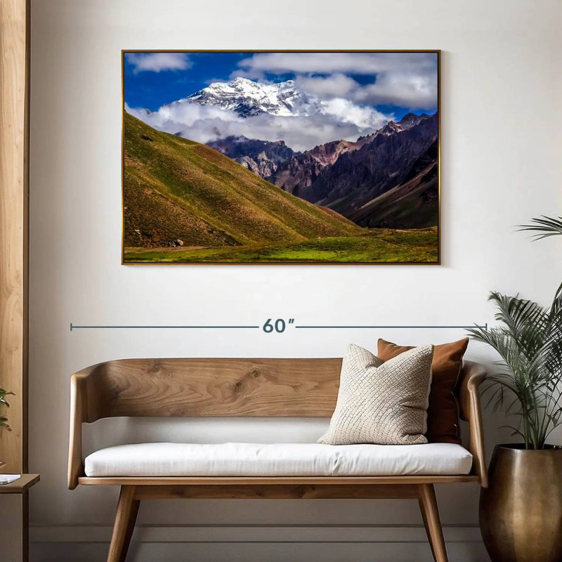 Aconcagua nuageux, 46 po x 31 po, Cadre flottant doré