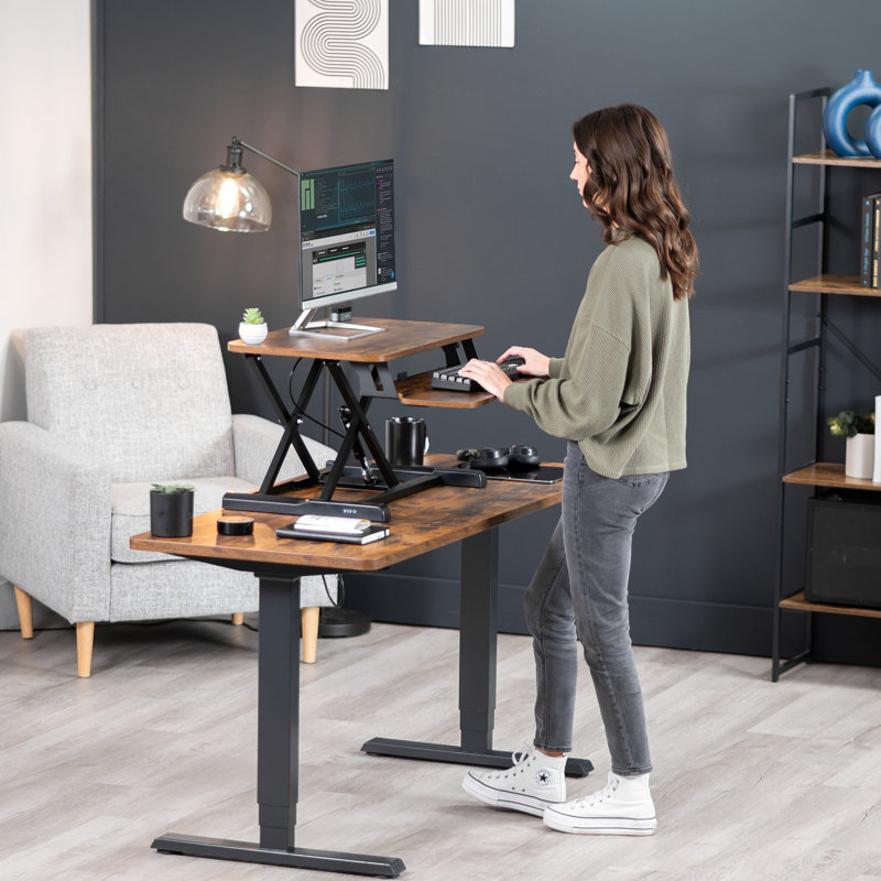 Convertisseur de bureau debout à hauteur ajustable VIVO (Série DESK-V000K), H 4,5 po x l 26 po x P 16 po, Brun rétro / noir