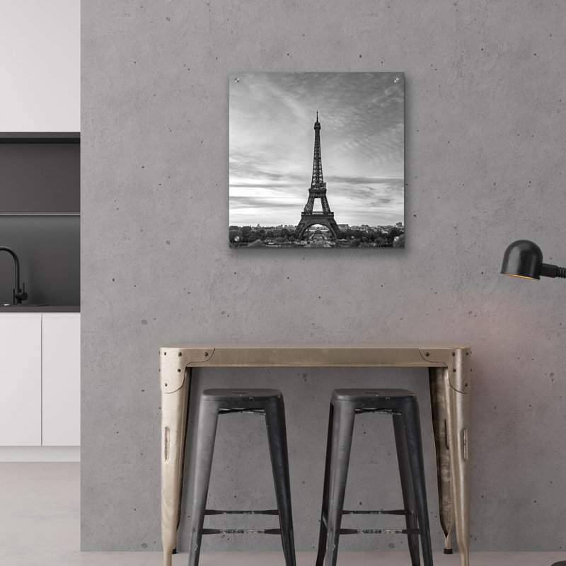 «Paris - Eiffel Tower - Black & White» par Epic Portfolio, art mural en verre acrylique, H 24 po x l 24 po x P 0,2 po