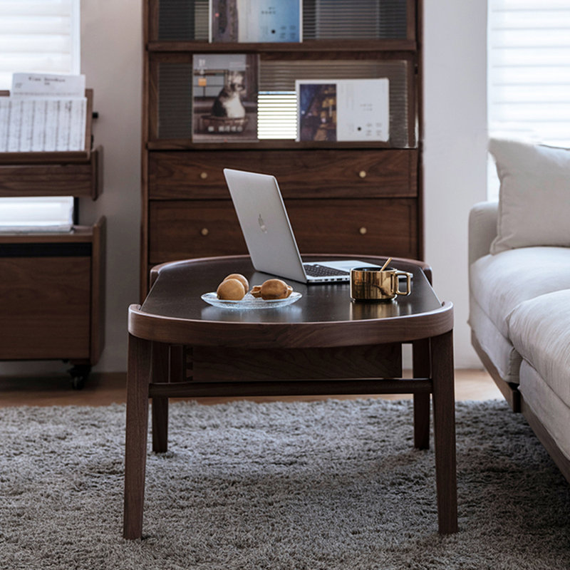Table en noyer noir, H 17,91 po x L 48,81 po x l 23,22 po