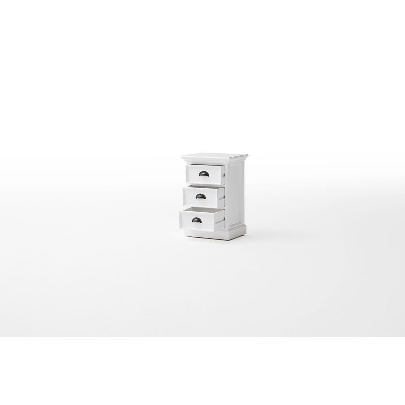 Guildford 15.75'' W Nightstand, White