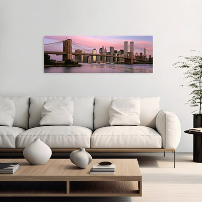 Pont sur une rivière, pont de Brooklyn, Manhattan, New York, État de New York, États-Unis, architecture contemporaine, art mural