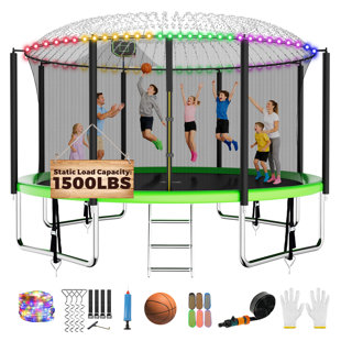 Cour arrière de 14 pi avec enceinte de sécurité Trampoline Series, panier de basketball, arroseur, lumières