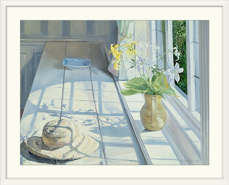 «Yonkers Lilies and a Straw Hat» par Timothy Easton, reproduction d'art, H 26 po x l 32 po x P 1 po, Cadre blanc