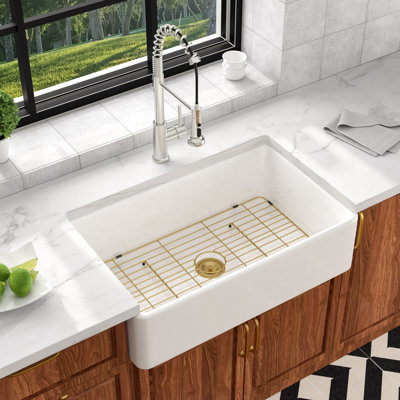 33" L x 20" W Farmhouse Kitchen Sink with Sink Grid and Drain Assembly
