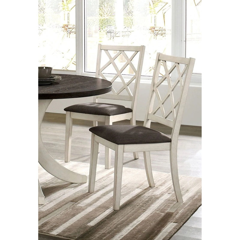 Chaises de salle à manger en bois massif blanc antique avec siège en tissu gris et dossier croisé pour l'utilisation de coussins