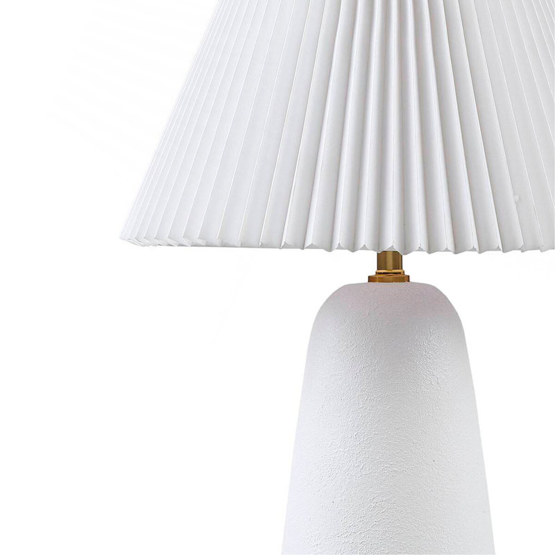 Lampe de table en céramique texturée avec abat-jour cannelé en tissu Voir ci-dessous