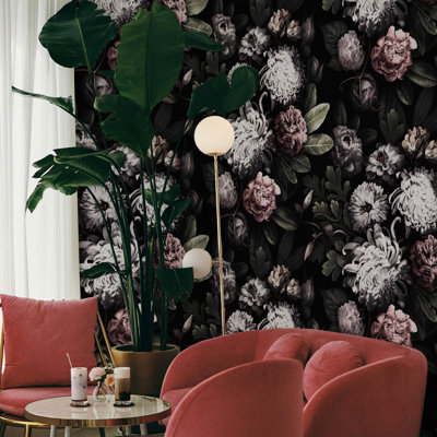 Cesia Dark Floral Wallpaper