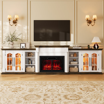 Meuble télé modulaire de 135 pouces avec foyer intégré, centre de divertissement avec éclairage DEL, prises électriques et rangements, grande console multimédia avec foyer électrique de 30 pouces et portes à volutes rétro, blanc et brun