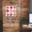 "Looks Like A 10" par Tamar Zinna, art mural sur toile, 18 po x 18 po-1825182184