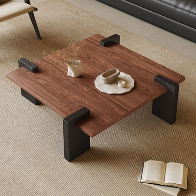 Table basse carrée en bois massif noyer