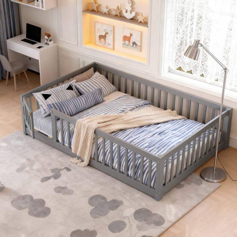 Lit double sur pied avec barrières de sécurité et porte, Double, gris