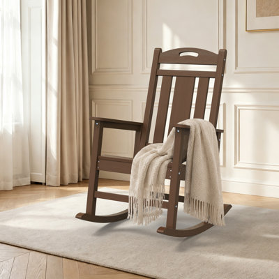 Chaise berçante en PEHD, adaptée à une utilisation intérieure et extérieure
