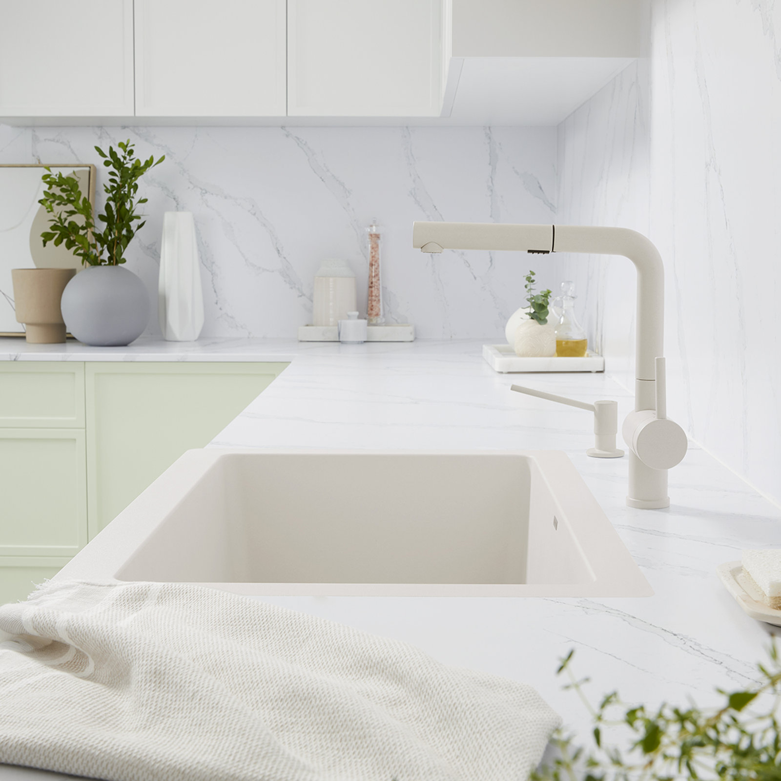 Linus Low Arc Pull-Out Dual-Spray Kitchen Faucet, Soft White