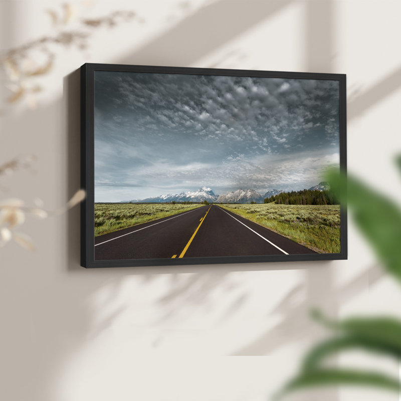 Empty Park Road - Reproduction encadrée - Restickable, H 22 po x l 28 po, Noir, noir, noir, noir