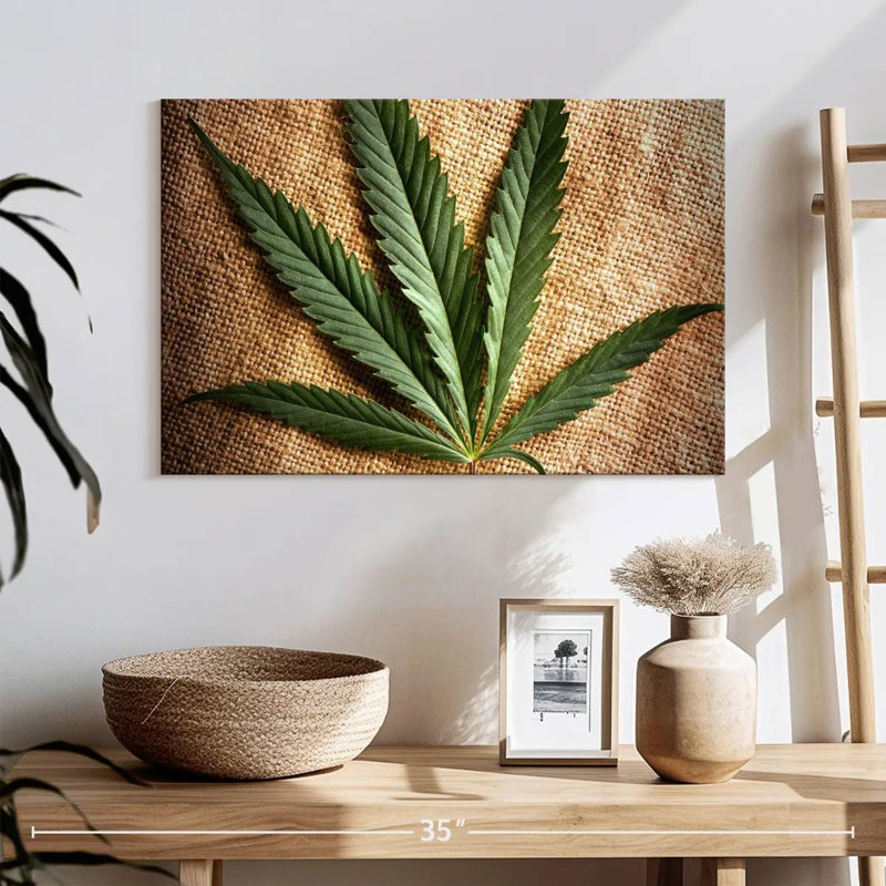 Marijuana sur bois, H 16 po x l 24 po