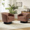 Petit fauteuil pivotant tonneau capitonné brun avec garniture cloutée Bennett