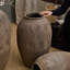 Grand pot en argile sur pied-1430483570