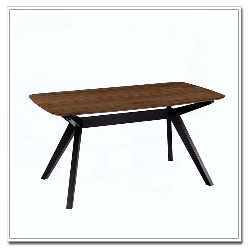 Table de salle à manger en bois
