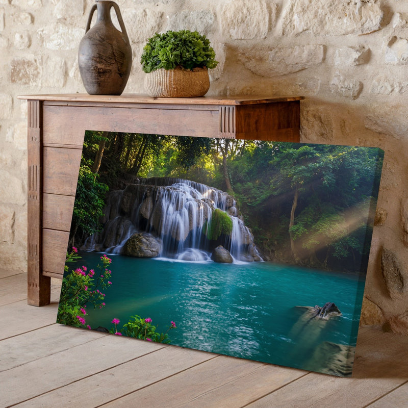 Toile, scène sereine de la jungle avec une cascade entourée d'art mural, "Green Tush", H 30 po x l 30 po