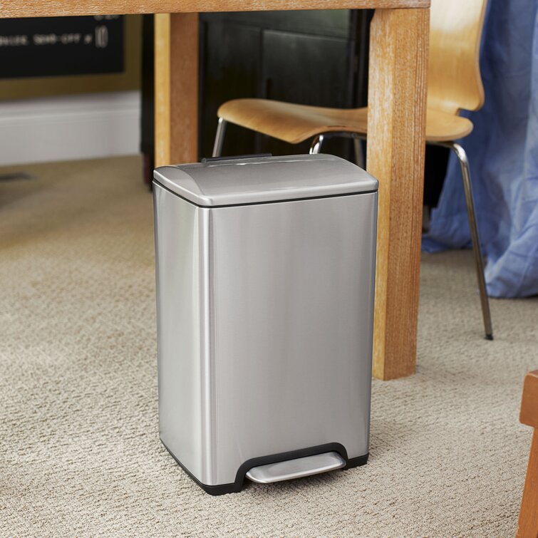 Glad Plastic Kitchen Step Garbage Can, 20 gal, Gray, Size: 20 Gallon / 75 Liter