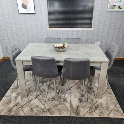 Amiela 6 - Person Dining Set