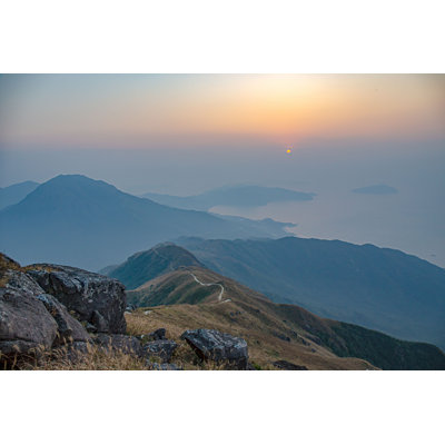 «Mountain range and View from Lantau Peak» par Prathaan - photographie sur toile tendue