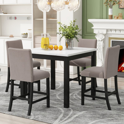 Ensemble de salle à manger 5 comptoirs brun. Plateau de table en faux marbre avec assise en velours. , Chic, facile à assembler