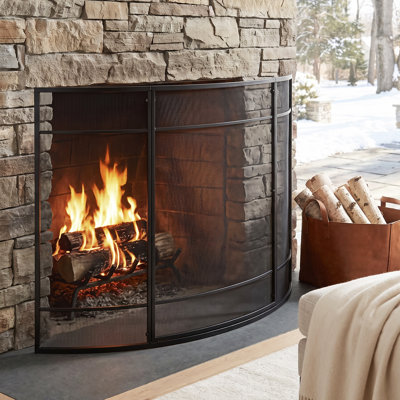 Pare-feu traditionnel incurvé en fer forgé Erick de 130 cm de large, avec maille renforcée et design à trois panneaux
