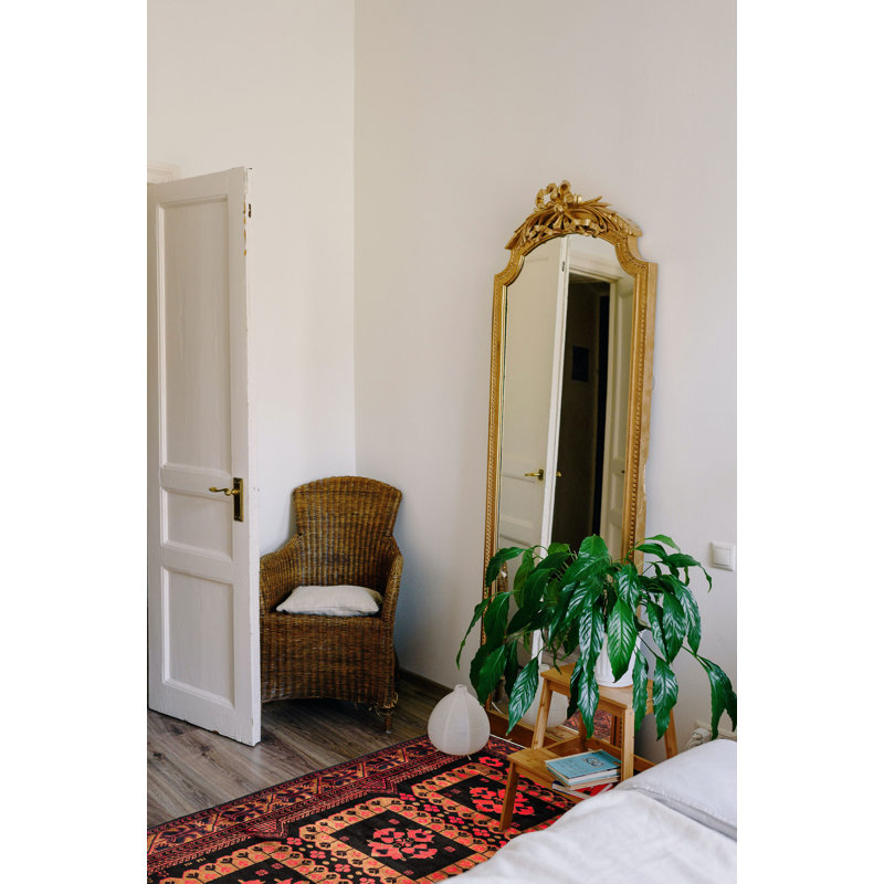 Tapis noir Teimani 4 pi 3 po x 7 pi 2 po