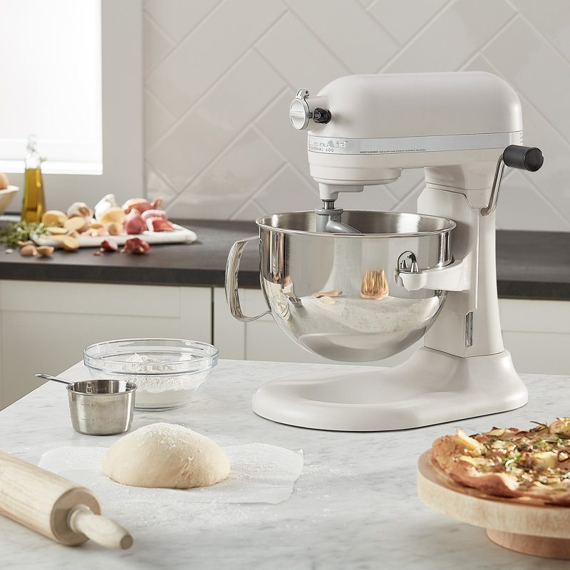 Batteur sur socle à bol relevable de 6 pintes Professional 600 Series de KitchenAid, Lait frappé mat