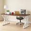 Bureau spacieux (sans tabourets)