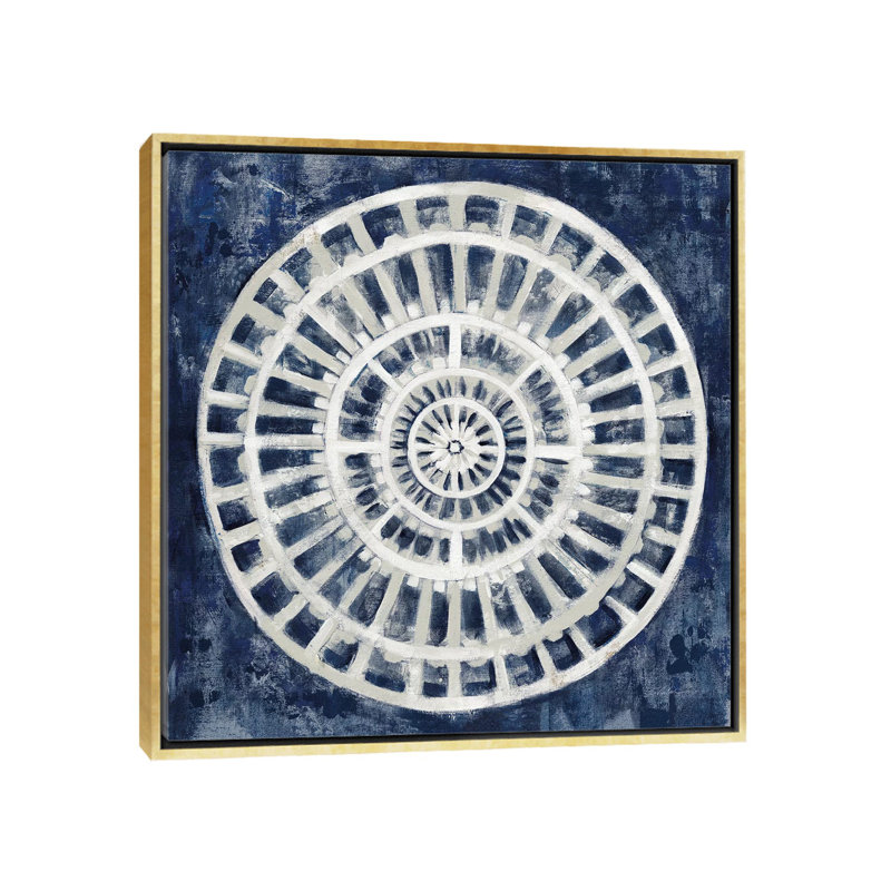 Médaillon texturé bleu par Silvia Vassileva - reproduction, Toile encadrée d'or, H 26 po x l 26 po x P 1,5 po, Aucun mat