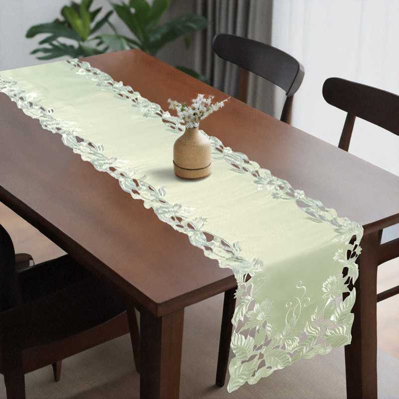 Chemin de table élégant en dentelle vert clair avec broderie européenne