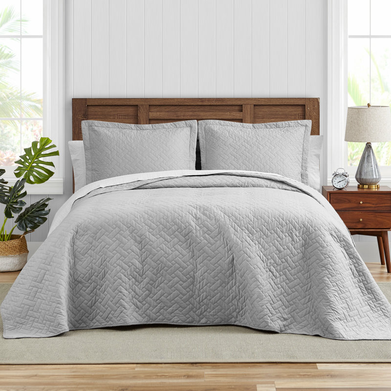 Tommy Bahama Raffia Solid Cotton Reversible Quilt Set, Pelican Gray, Full/Queen Quilt + 2 Standard Shams