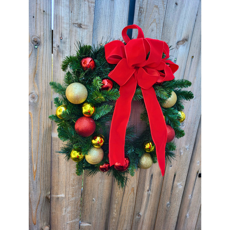 Couronne de pin artificielle mixte 24 po Jaquaze