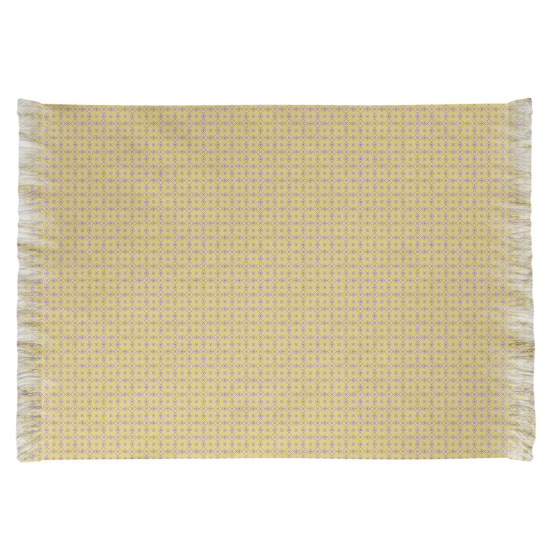 Tapis jaune napperon Mcguigan, Non