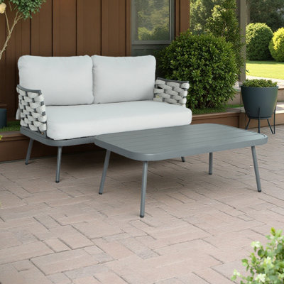 Causeuse et table en acier